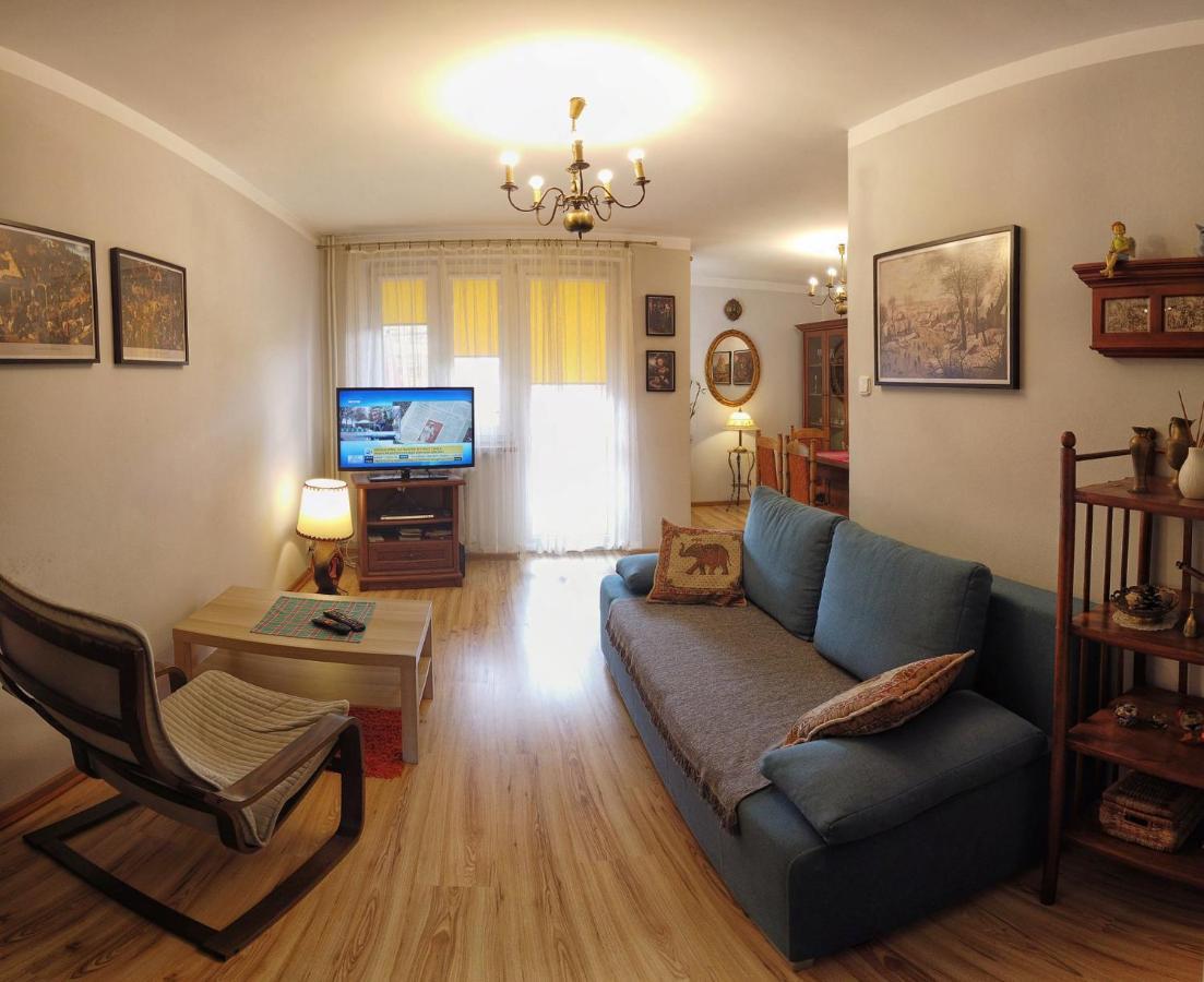 Cozy Apartment In Тарнов Екстериор снимка