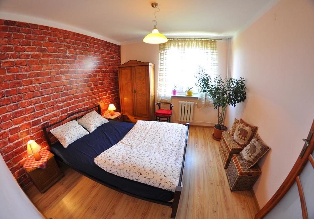 Cozy Apartment In Тарнов Екстериор снимка