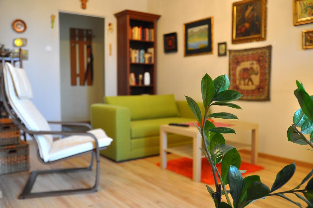 Cozy Apartment In Тарнов Екстериор снимка