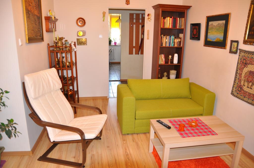 Cozy Apartment In Тарнов Екстериор снимка