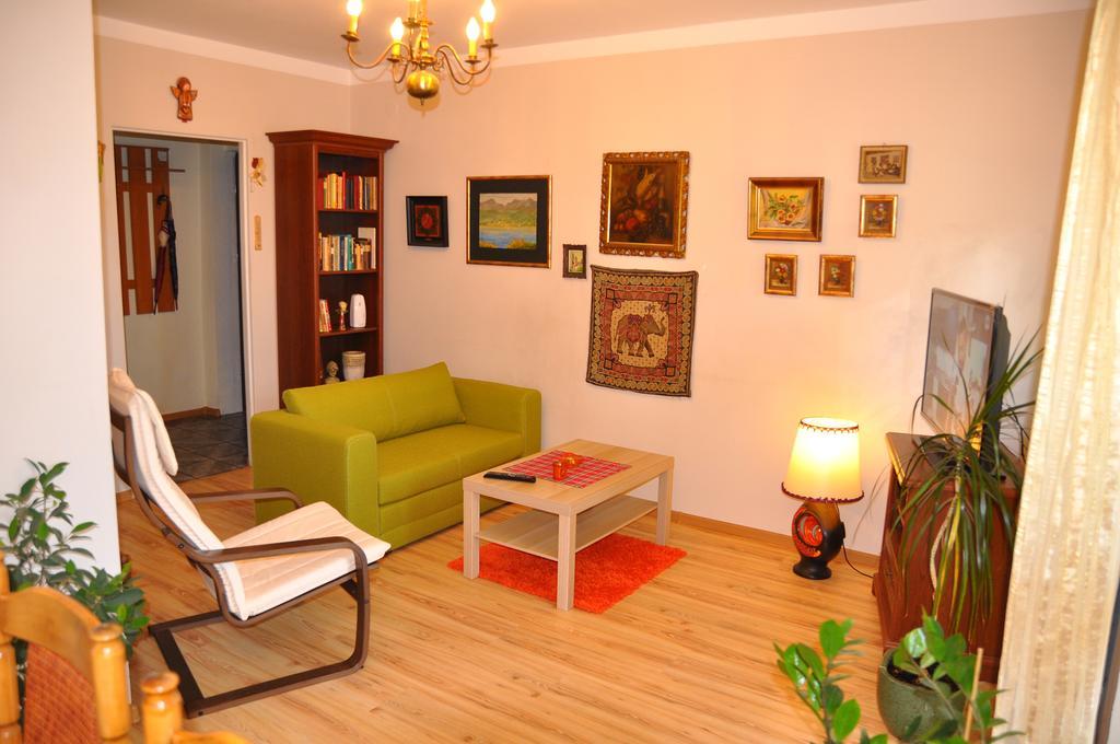 Cozy Apartment In Тарнов Екстериор снимка